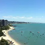 Praia Dos Amores Hostel